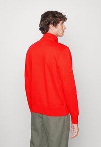 Tommy Hilfiger LOGO MOCK NECK - Camisola - acid orange