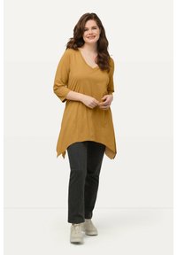 Ulla Popken FINITION EN POINTE COL EN V MANCHES 3/4 - Pitkähihainen paita - light brown