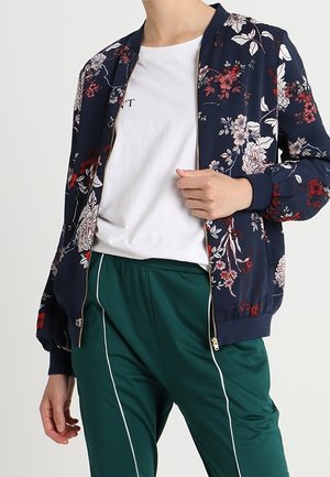 Kurtka Bomber