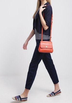 Lauren Ralph Lauren, Sac bandoulière - coral