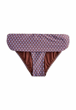 Hnedé spodné diely bikín s preklopeným pásom, ktorý má modro-biely diamantový vzor na hnedom pozadí.