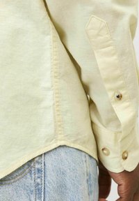 Jack & Jones JJESUMMER BAND LINEN MIX SHIRT - Overhemd - french vanilla