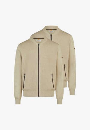 Zwei beige gestrickte Zip-up-Pullover mit gerippten Bündchen, Kragen und Saum, ausgestattet mit seitlichen Reißverschlusstaschen und einer strukturierten Vorderseite.