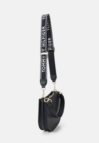 Tommy Hilfiger LIFE MED CROSSOVER - Axelremsväska - space blue