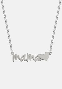 Silberne Halskette mit dem Wort "mama" in Schreibschrift und einem kleinen Herzelement. Das Kettendesign ist zart mit miteinander verbundenen Gliedern.