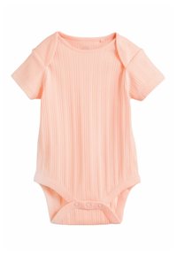 Īsroku bodijs mazulim gaiši rozā krāsā ar vertikālu ribota auduma tekstūru, mīkstu materiālu un sprādzēm apakšā ērtai ģērbšanai.