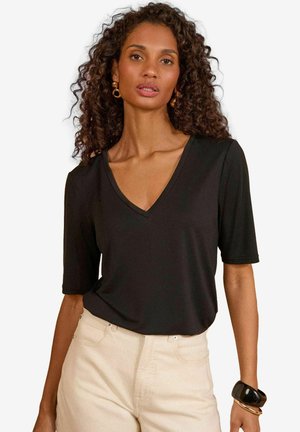 Love & Roses REGULAR FIT - PREMIUM V-NECK   - Basic T-shirt - black