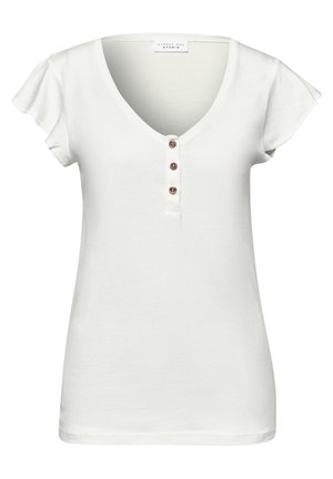 Top blanco de mujer con mangas cortas, escote en V, tres botones marrones en la tapeta frontal y mangas ligeramente fruncidas.