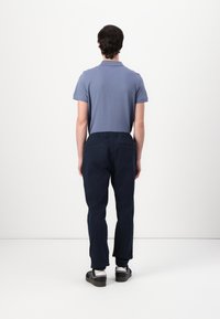 Tommy Jeans AUSTIN - Chinos - dark night navy