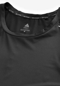 Next Top - black