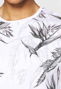 Pier One T-shirt z nadrukiem