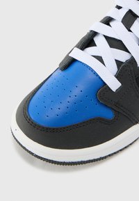 Jordan JORDAN 1 MID UNISEX - Sneakers alte - black/game royal/silver-coloured