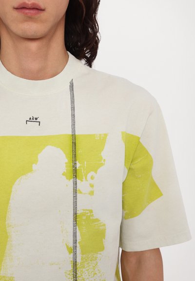 A-COLD-WALL* DECIBEL - Triko s potiskem - beige bone