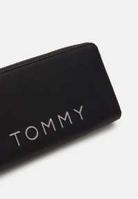 Tommy Jeans BOLD LARGE  - Monedero - black