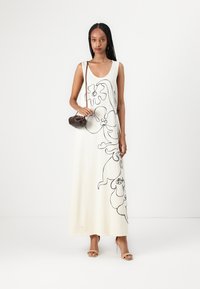 Marimekko HELMI BALUNS - Svetríkové šaty - white/dark grey