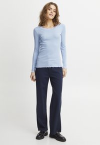 Fransa Top dugih rukava - powder blue