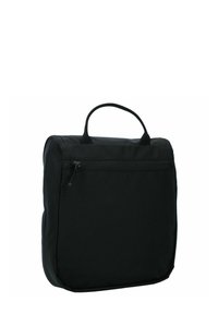 Bolsa negra cuadrada hecha de un tejido duradero. Cuenta con un asa superior, un bolsillo frontal con cremallera y una superficie texturizada. Diseño compacto y funcional.