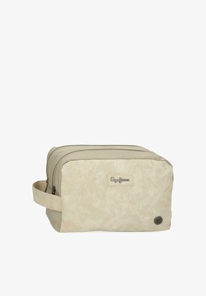 Neceser rectangular beige con superficie texturizada, compartimentos dobles con cremallera, asa lateral y parche con el logo "Pepe Jeans" en el frente.