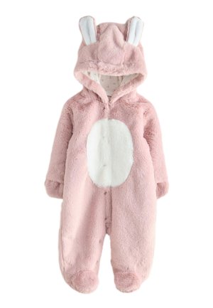 Weicher rosa Baby-Body mit weißem Bauchpatch, Kapuze mit Hasenohren und Füßchen, entworfen für Wärme und Komfort.