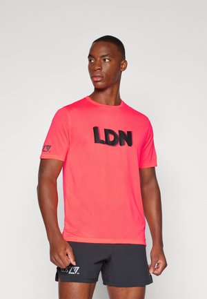 New Balance LONDON MARATHON GRAPHIC ATHLETICS  - Športne majice - urgent red
