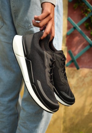 Sneaker low - black