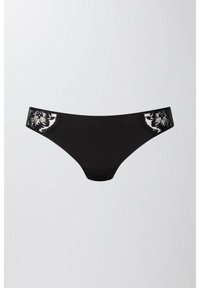 Tanga nera realizzata in tessuto liscio con dettagli in pizzo sul cinturino che presenta motivi floreali. Design semplice e lineare senza ulteriori dettagli.