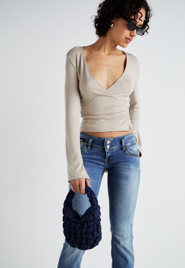 LOW RISE  - Slim fit jeans - skyfow wash4