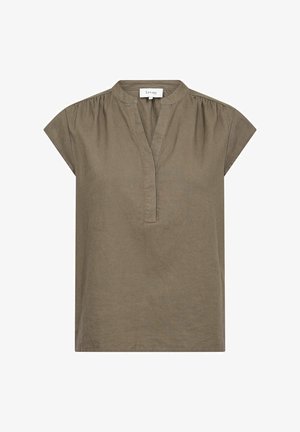 Olive roheline lühikeste varrukatega topp V-kaelusega ja volangiga õlavarre detailidega. Valmistatud kergest kangast, omab see lõdvat lõiget ja puhtaid jooni.