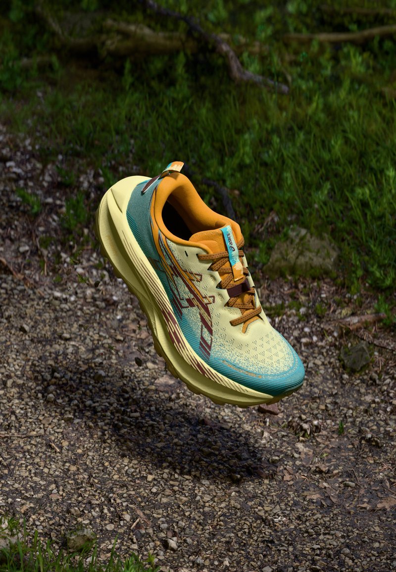 ASICS - TRABUCO MAX 4 - Trail running shoes - wheat yellow/dark red planet, Enlarge