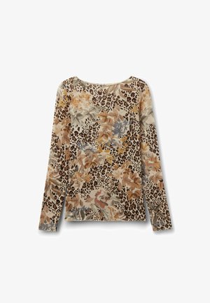 Langarmtop met een gemengd bloemen- en luipaardprint in beige, bruin, grijs en gedempte gele tinten op een lichte achtergrond.