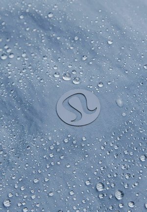 lululemon ALWAYS EFFORTLESS - Outdoor jacket - washed denim