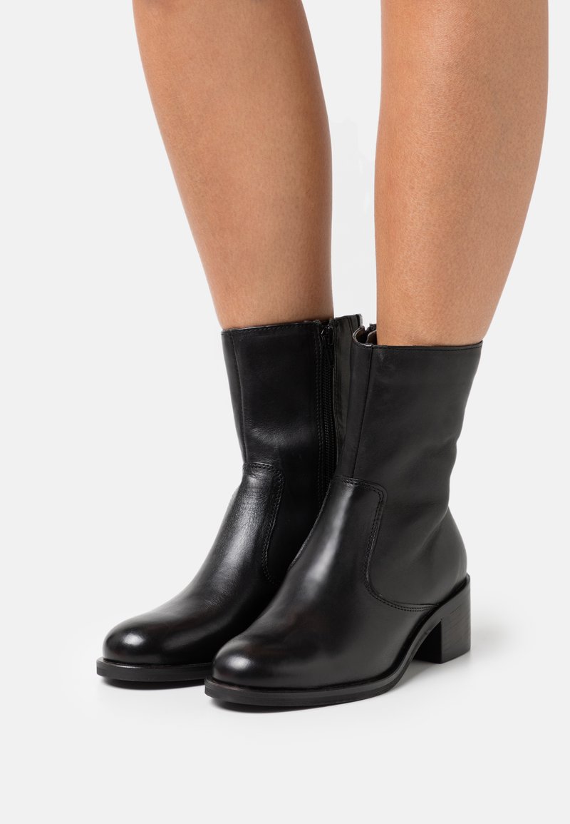 Marks & Spencer Botas clássicas de cano curto - black