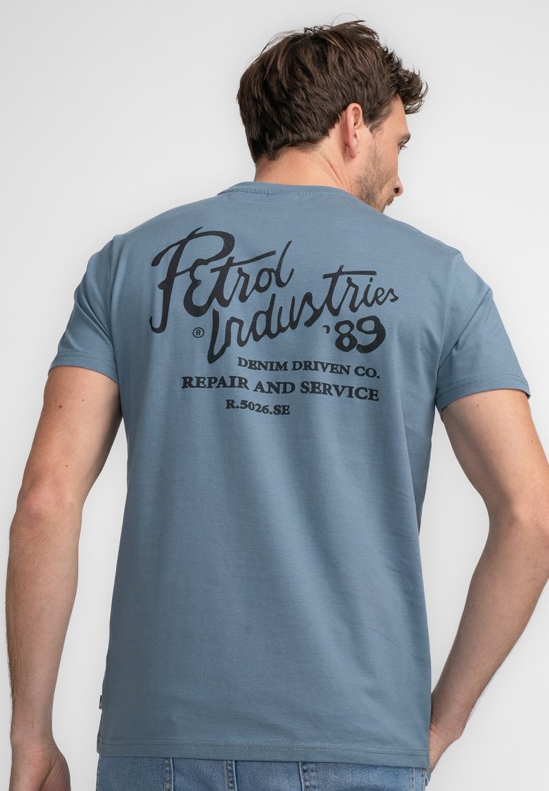 Petrol Industries - T-shirt z nadrukiem