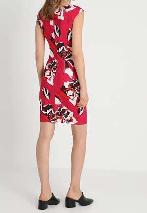 Pouzdrové šaty - pink