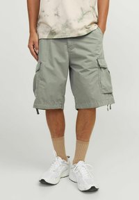Jack & Jones COLE - Šortky - agave green