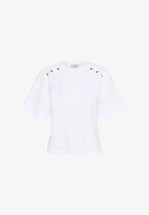 Biely krátky rukáv top vyrobený z bavlny s okrúhlym výstrihom, ozdobený striebornými kovovými očkami na pleciach a rovnou siluetou.