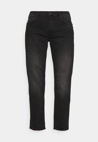 Jeans de mezclilla negra con un corte recto, bolsillos frontales y un dobladillo deshilachado. La tela tiene una textura ligeramente usada.