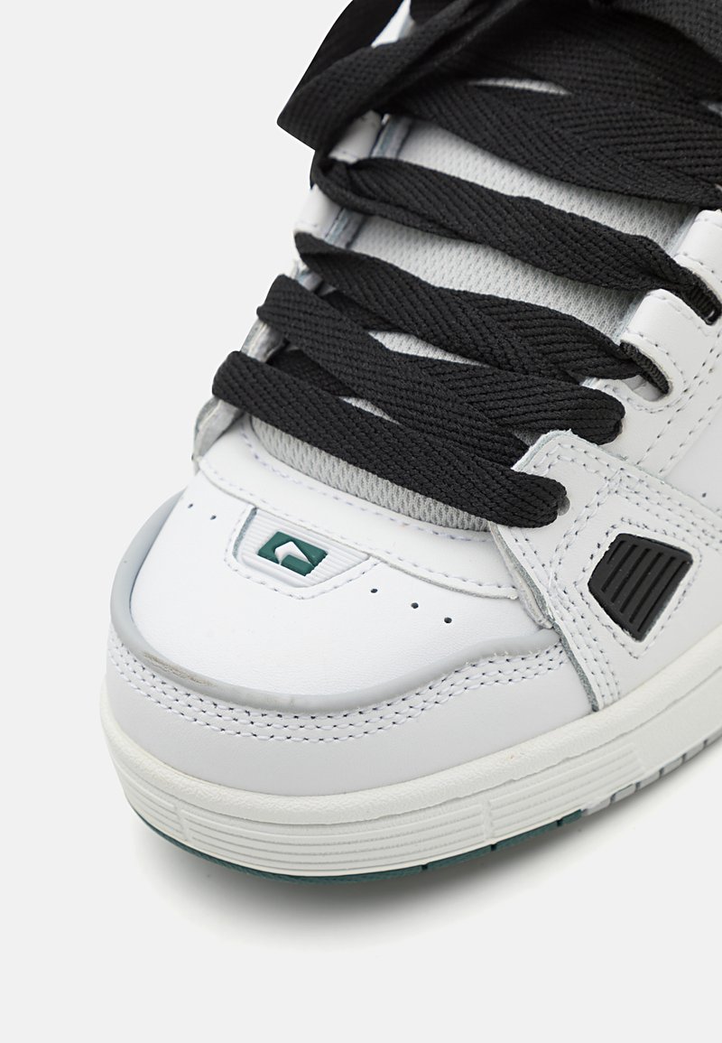 White Globe Sabre Shoes Etnies Skate Shoes Globe Sabre Skate Shoes Dark  Shadow/Phantom