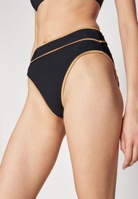 BOSS Spodný diel bikín - black