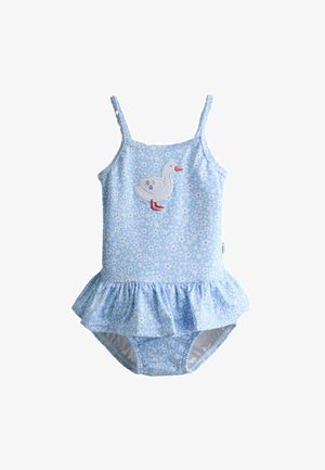 Traje de baño para niño pequeño azul claro con estampado floral blanco, falda con volantes y un pato bordado blanco con pico y patas rojas en el pecho.
