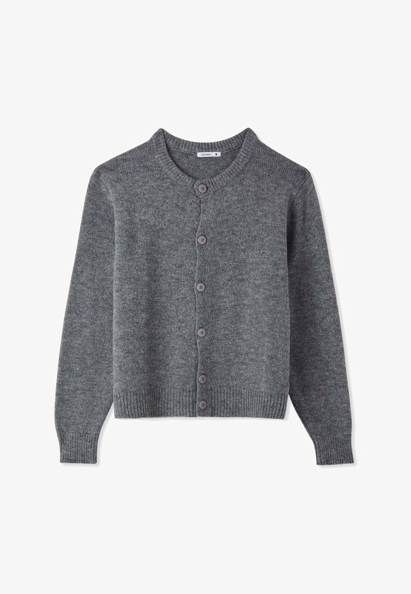 Cardigan grigio a maglia con scollatura rotonda, chiusura frontale con bottoni e polsini a costa. Tessuto morbido con sei bottoni abbinati sul davanti.