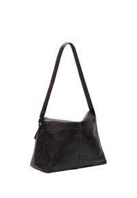 Sac à main en cuir marron avec une texture lisse, de forme rectangulaire et une longue bandoulière réglable. Présente des détails de couture subtils sur le corps.