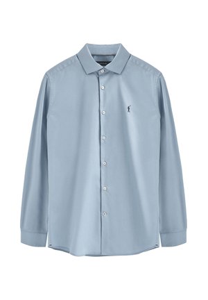 Himmelblaues Hemd mit langen Ärmeln, Knopfleiste und Kragen sowie einem kleinen, dunkel gestickten Figurenlogo auf der linken Brust.