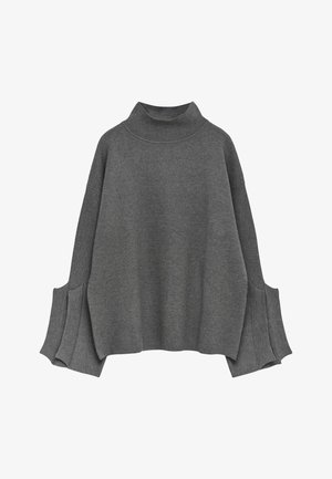 Grijze oversized sweatshirt met een hoge kraag, brede mouwen en zijsplitten. Gemaakt van zachte stof met een gladde textuur.