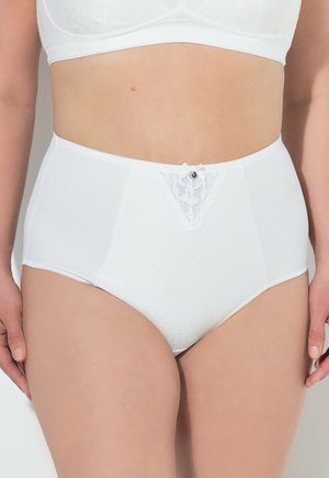 Hoog-getailleerde witte slipjes met stippenpatroon, kantdetail aan de voorkant en een kleine strikaccent. Gladde stoftextuur.