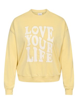Sweat-shirt jaune à manches longues avec un texte blanc en gras "LOVE YOUR LIFE" et un symbole de cœur à l'intérieur de la lettre O sur le devant.