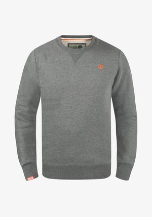 Felpa grigia realizzata in tessuto morbido, con un design a V e polsini a coste. Piccolo logo arancione sul petto e etichetta di marca sulla manica.