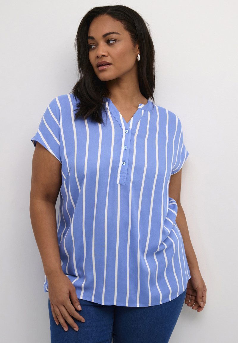 Kaffe Curve - KCSIDA WING SL  - Blouse - ultramarine chalk stripe, Vergroten