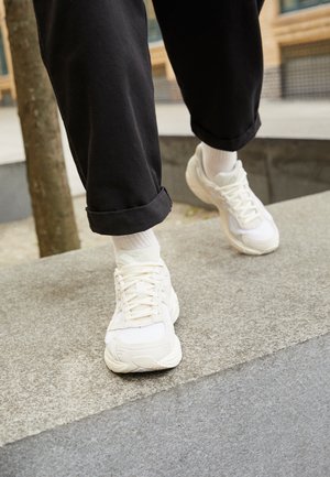 GEL-1130 - Trainers - white/birch