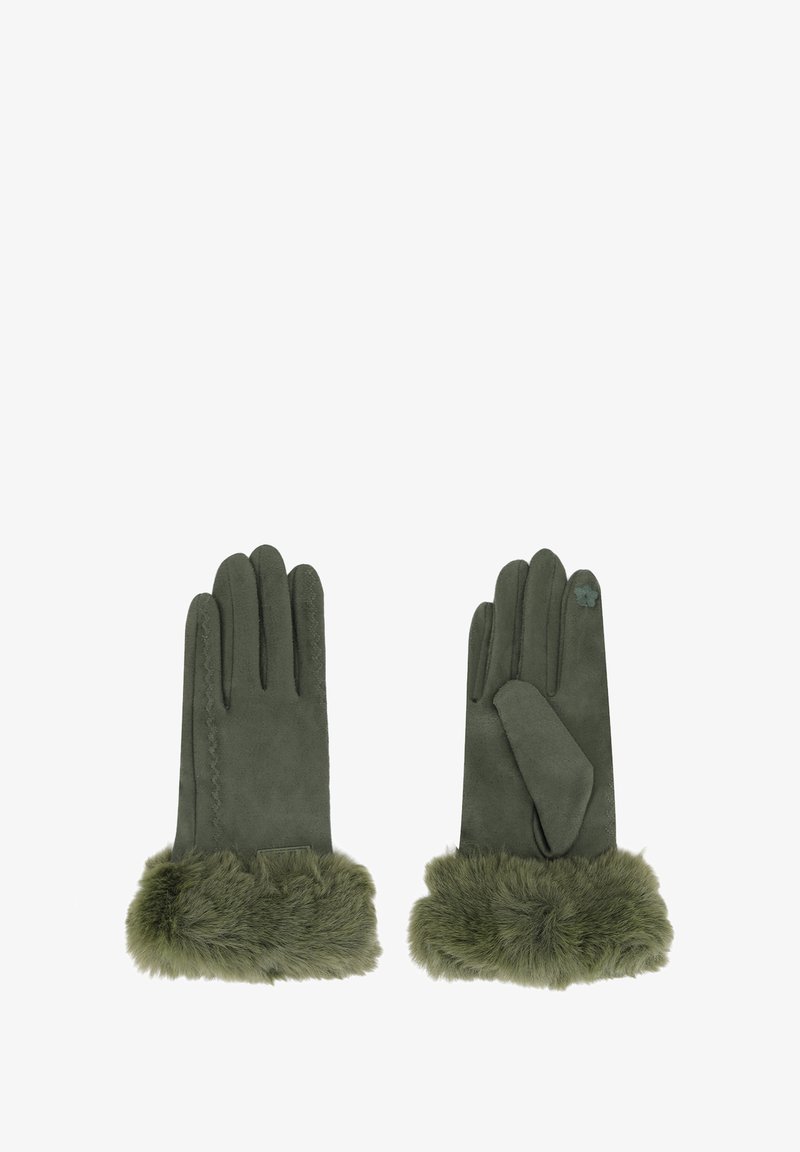 Guanti in suede verde con polsini in pelliccia verde pelosa. Le caratteristiche includono un design a cinque dita e un accento floreale decorativo su un guanto.